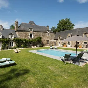 Couette-café Manoir Du Vau D Arz Et D Hotes Avec Piscine