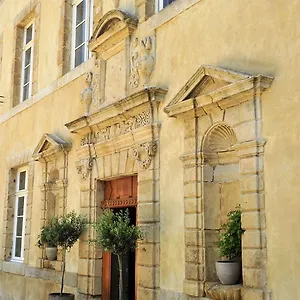 Appart hôtel Le Chateau Ricard